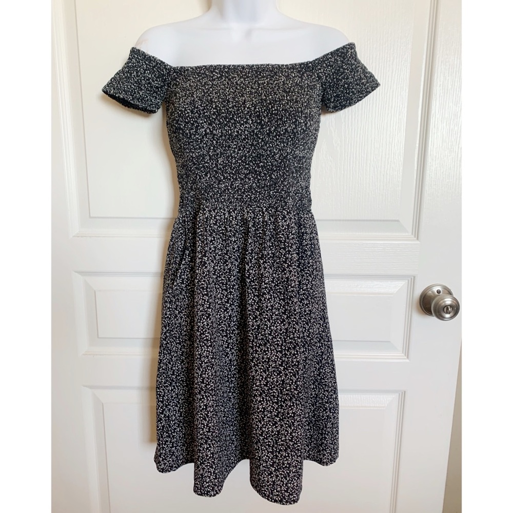 Vici dress. Size S